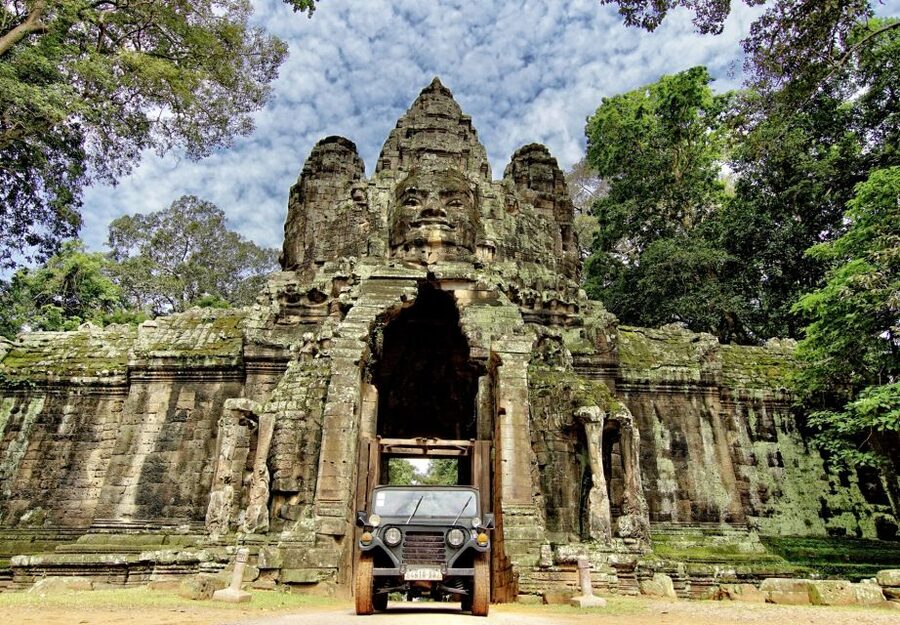 Angkor Wat in a vintage Jeep with driver - jeep rental - Angkor Wat deserves your best energy