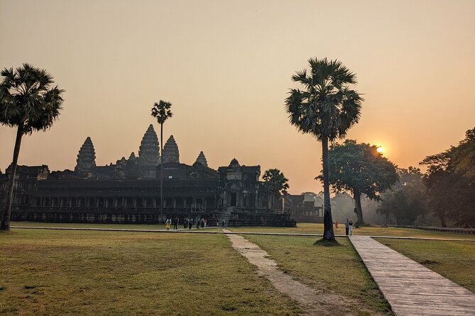 Angkor Wat Private Tuk-Tuk Tour (sunrise Option) & more - The people make the day