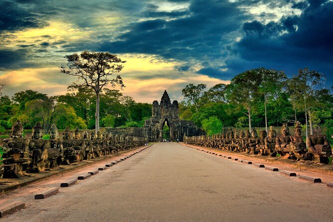Angkor Wat Private Tuk-Tuk Tour (sunrise Option) & more - Starting before dawn at Angkor Wat
