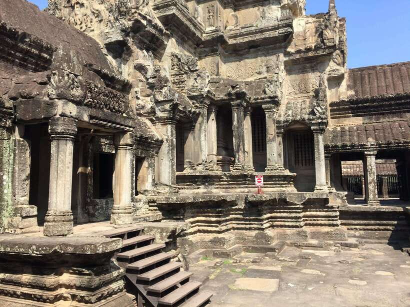 Angkor Wat, Small Circuit Private Tour with Banteay Srei - Ta Prohm and the trees that swallowed the ruins