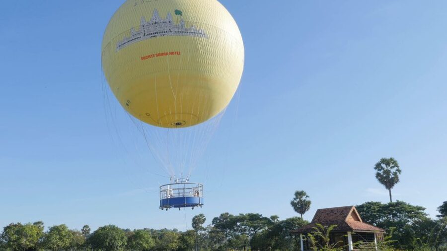 Angkor Wat: Small-Group Tour with Balloon Ride and Lunch - Khmer lunch and the pace of the day