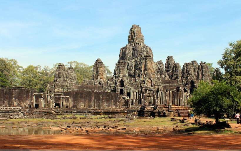 Angkor Wat Small Tour With Private Tuk Tuk - Banteay Kdei closes the temple circuit