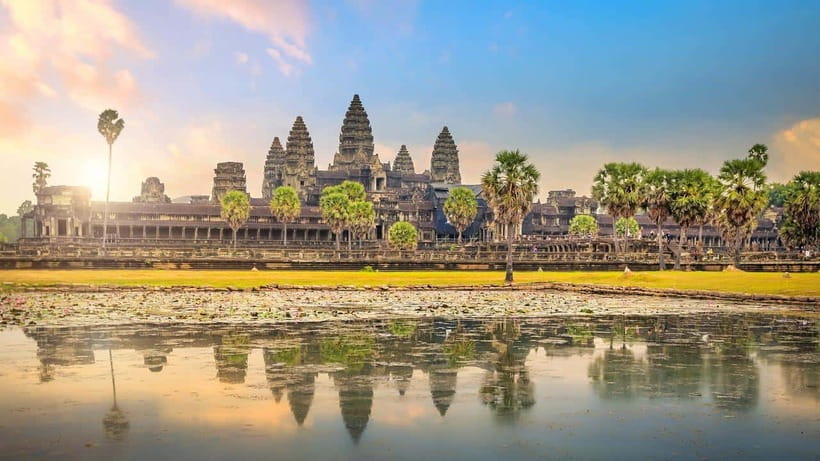 Angkor Wat Small Tour With Private Tuk Tuk - Starting with the temple pass