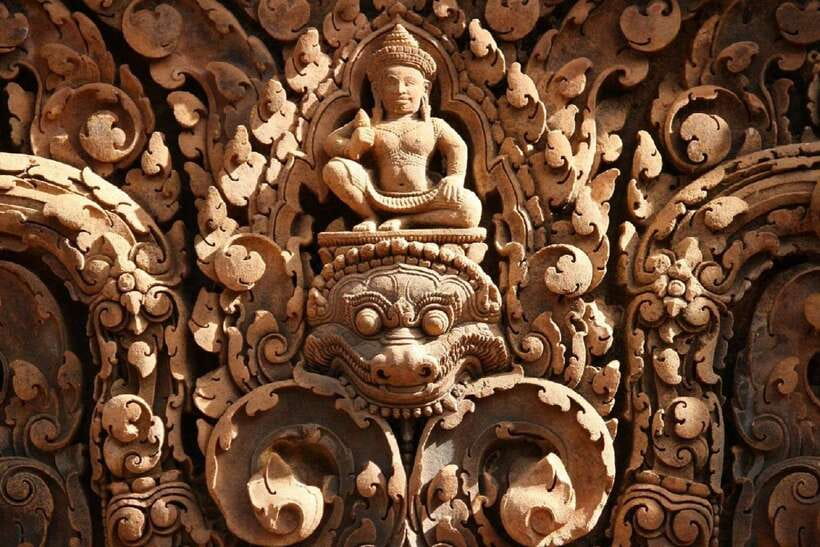 Angkor Wat Sunrise, Banteay Srei, Bayon & Ta Prohm Temple - Who should book this Angkor day tour?