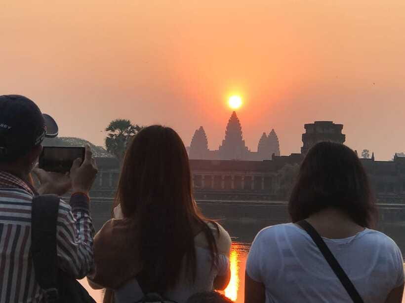 Angkor Wat Sunrise by Vintage Jeep – Private Tour - What to bring and what to wear