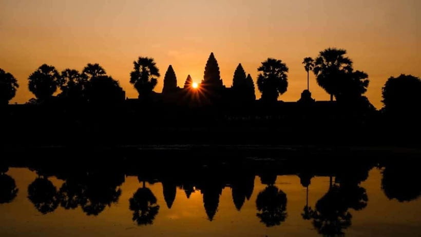 Angkor Wat: Sunrise: Ta Prohm and Bayon Temple Tour - Ta Prohm and the power of the jungle ruins