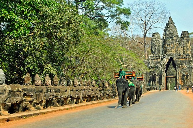 Angkor Wat Sunset Tour - Angkor Wat: begin with the great centerpiece