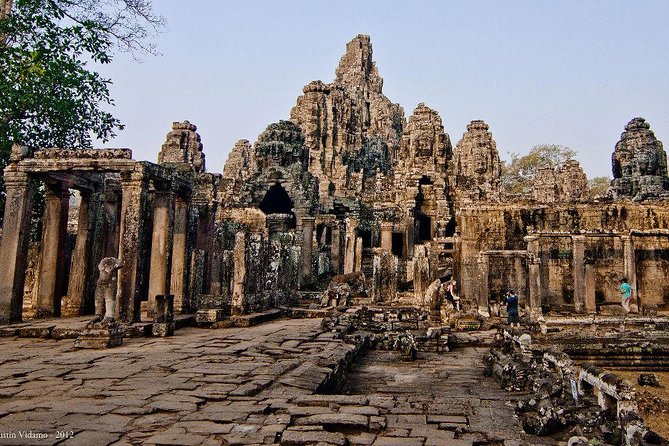 Angkor Wat Sunset Tour - Phnom Bakheng: sunset with a waiting game