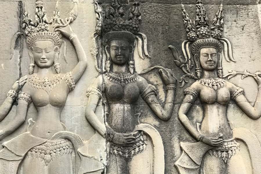 Angkor Wat & Temples: Private Spiritual Tour by Lady Tuk Tuk - A monk blessing that connects past and present