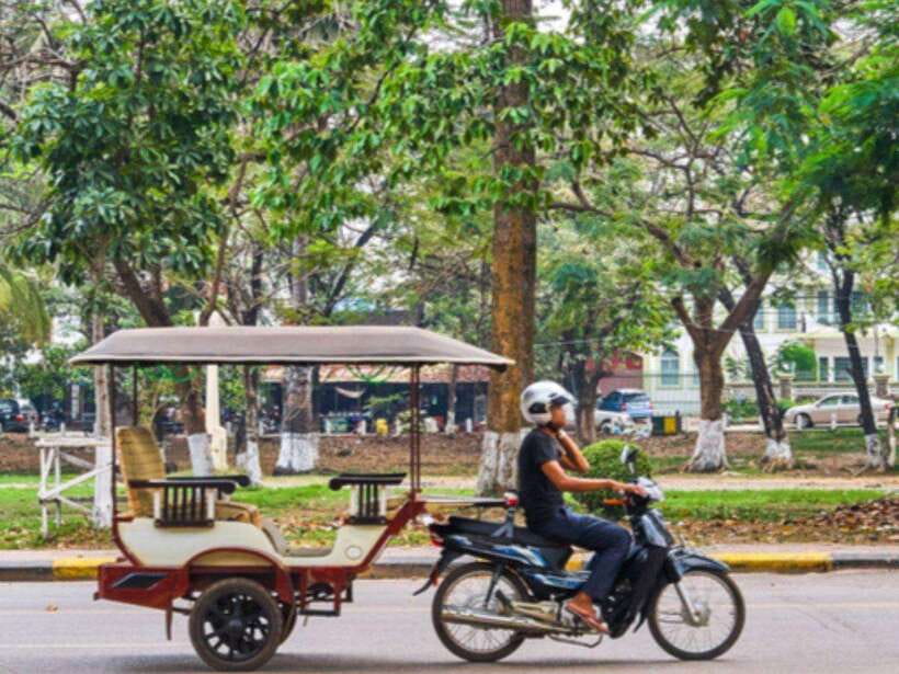 Angkor Wat Tour by Tuk-Tuk with English Speaking Driver - Angkor Wat, galleries and scale