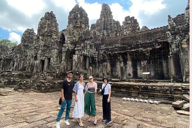 Angkor Wat Tour Deutsch | Private Führung - Angkor Thom and the Bayon’s smiling faces