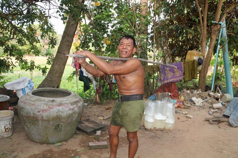 Angkor Wat: Tuk Tuk and Walking Tour - Lunch and the middle of the day