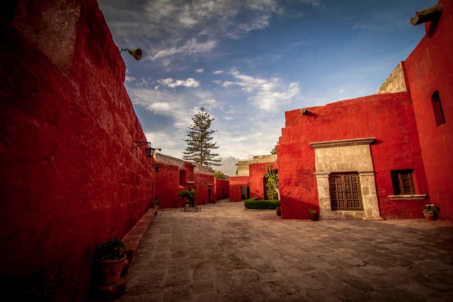 Arequipa: City Tour and Santa Catalina Monastery - Who should book this experience?