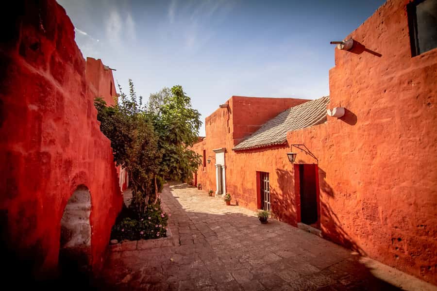 Arequipa: City Tour and Santa Catalina Monastery - A short walk through Arequipa’s main square