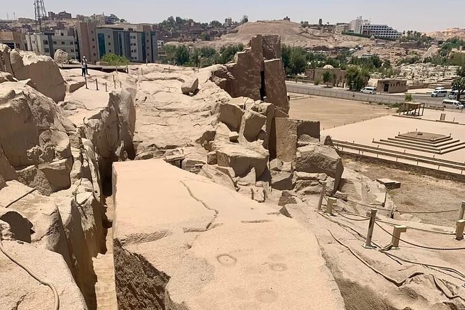 Aswan Day Tour: Philae Temple, Obelisk, High Dam & Nubian Village - Meeting Nubian culture at the village