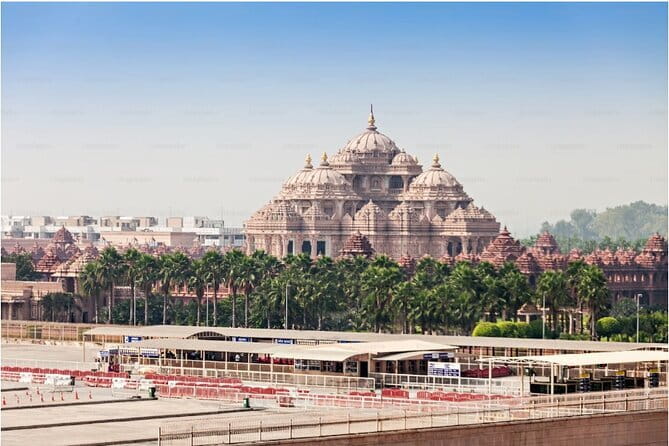 Ayodhya Private Tour & VIP Darshan -Special support for Seniors - Dashrath Mahal and Sita Ki Rasoi