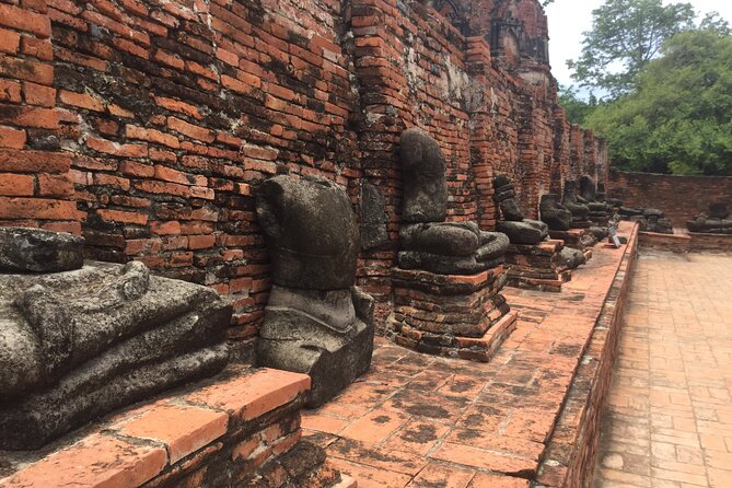 Ayuthaya Must Visit Temples Tour from Bangkok by MyProGuide - JODD FAIRS Rama 9 gives the day a modern finish