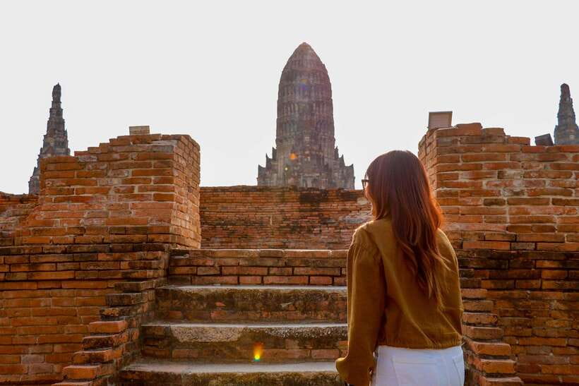 Ayutthaya One Day: Famous Temples & Bang Pa-In Palace Tour - Bang Pa-In Royal Palace: a graceful first stop