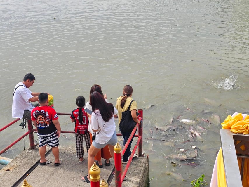 Ayutthaya: Private Boat Tour with Optional Temple Visits - What the captain does, and what he does not do