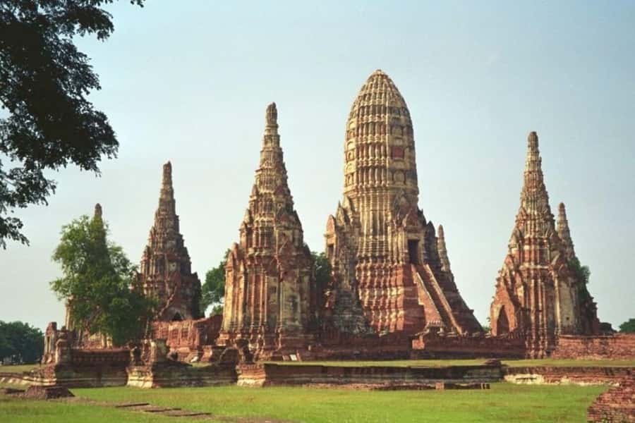 Ayutthaya Private Guided Day Tour, 4 Ancient Temples - Guide quality can make or break the day