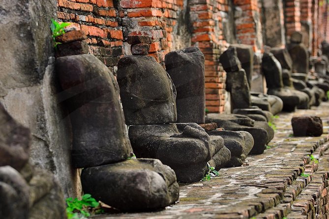 Ayutthaya Temples and River Cruise from Bangkok - Wat Mahathat and the Buddha head in the tree roots