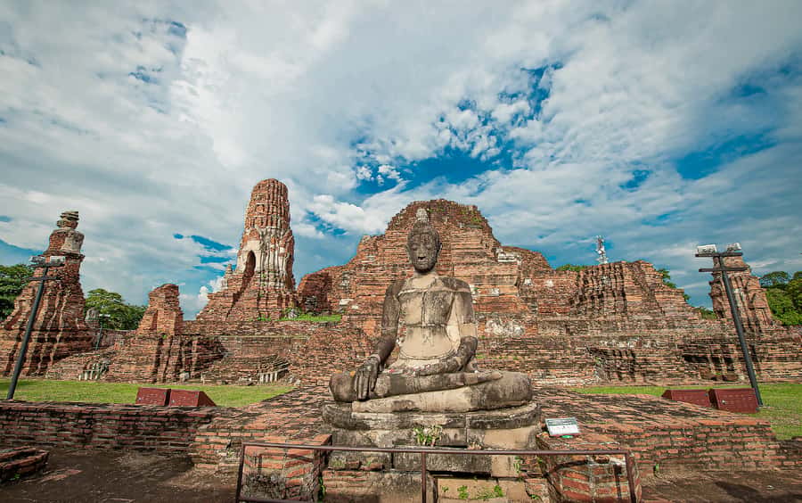 Ayutthaya: UNESCO Heritage Temples and Cafe Day Tour - What to bring for the temple grounds
