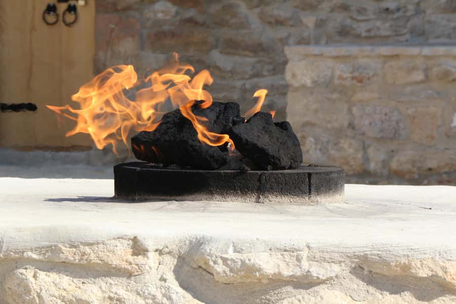 Baku: Burning Mountain & Zorastrian Temple Private Tour - Yanar Dag: Azerbaijan’s open-air eternal flame
