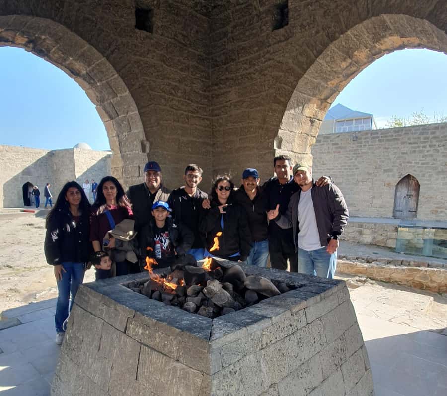 Baku: Gobustan, Mud Volcanoes, Fire Temple, & Yanar Dag Tour - Lunch in Baku and the real cost of the day