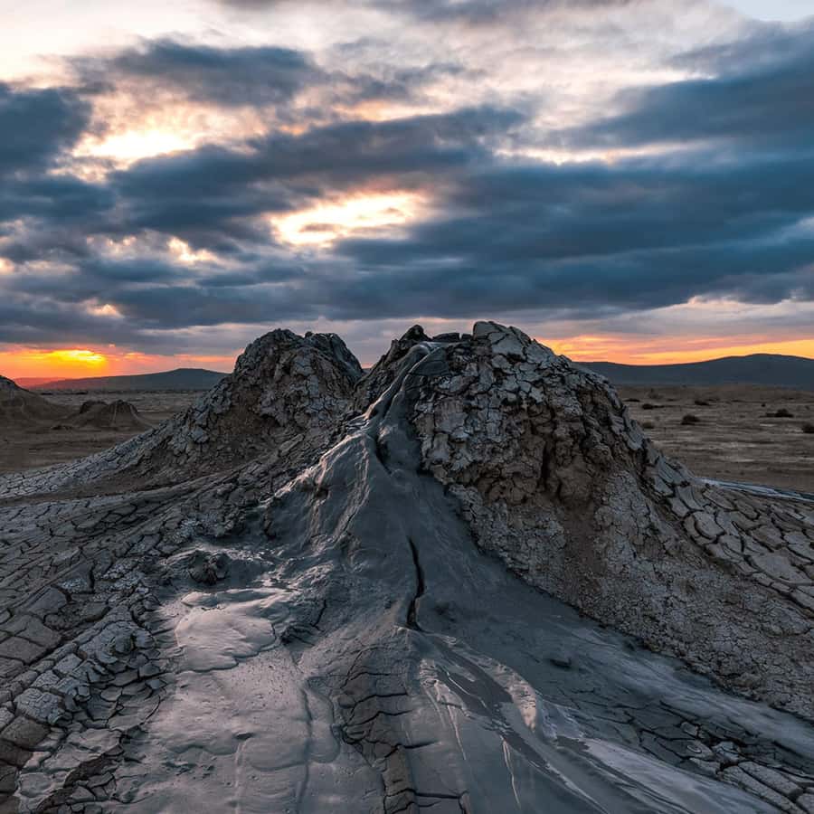 Baku: Gobustan, Mud Volcanoes, Fire Temple, & Yanar Dag Tour - Ateshgah, the castle-like Fire Temple