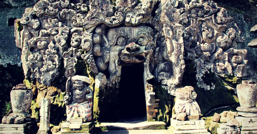 Bali: Archeology Museum, Gunung Kawi & Goa Gajah Temple Tour - Guides make the difference