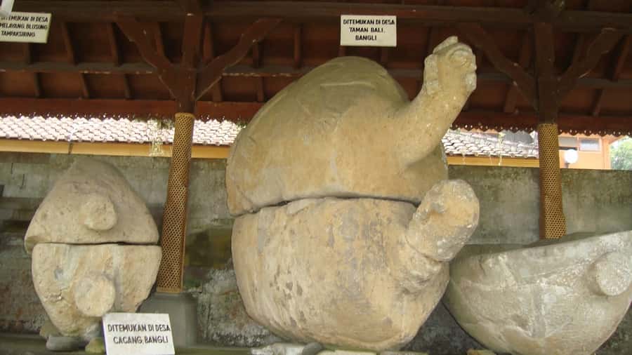 Bali: Archeology Museum, Gunung Kawi & Goa Gajah Temple Tour - Tirta Empul and the meaning of sacred water
