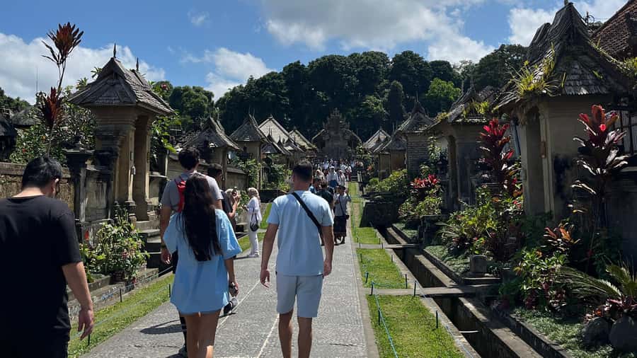 Bali: Besakih temple, Tukad Cepung waterfall, Penglipuran - Tukad Cepung adds water and shade