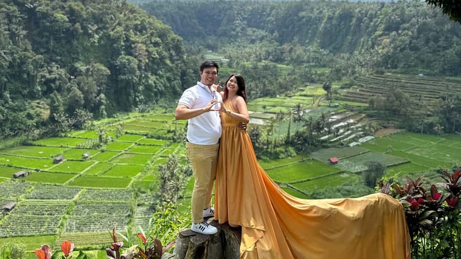 Bali: Besakih temple, Tukad Cepung waterfall, Penglipuran - Does $35 per person offer good value?