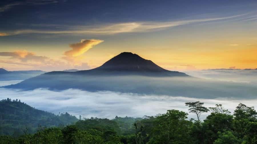 Bali : Eastern Bali and Pura Besakih Temple Tour - Lunch Near Rendang With Mountain Views