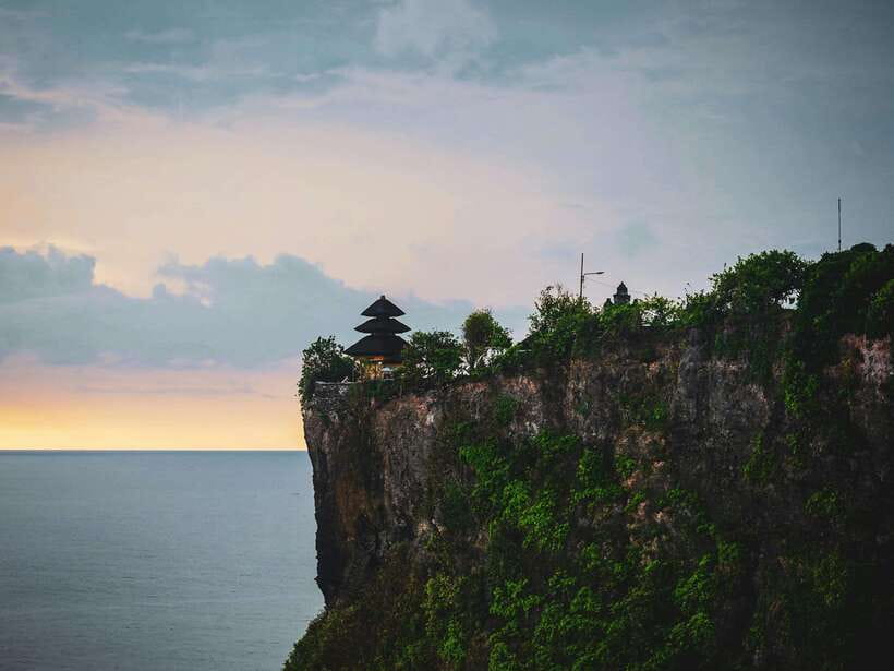 Bali: Full Day All Inclusive Uluwatu Temple South Bali Tour - The Kecak and Fire Dance is the evening payoff