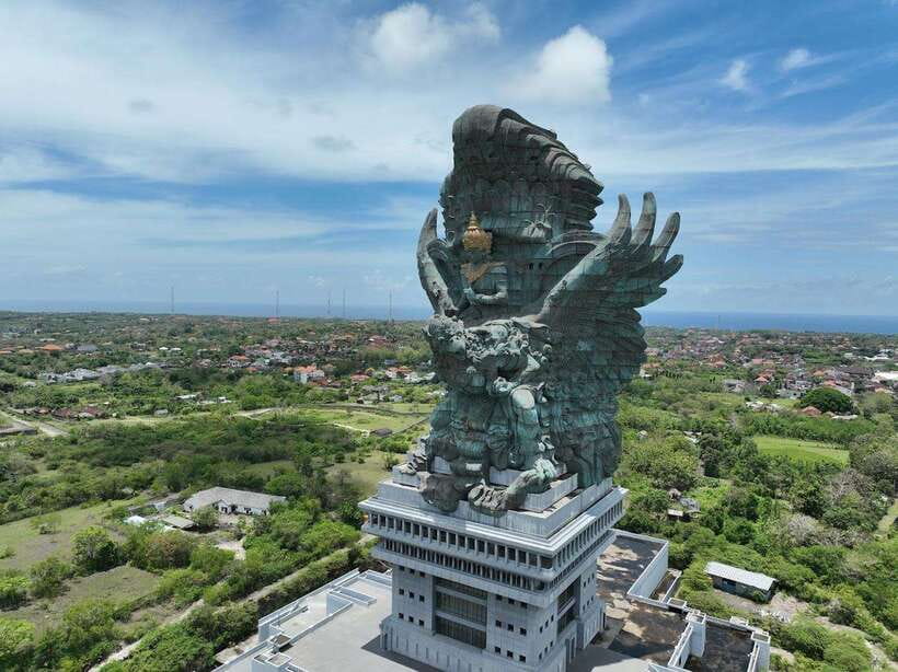 Bali: Full Day All Inclusive Uluwatu Temple South Bali Tour - Water Blow: a noisy start at Nusa Dua