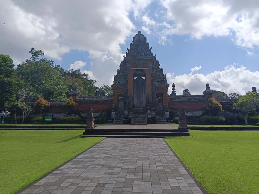 Bali in 1 Day : Iconic temples -UNESCO Sight - All inclusive - Taman Ayun and the first look at royal Bali