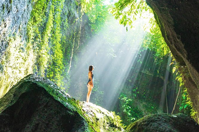 Bali Instagram: Gate of Heaven Temple Tour - The jungle swing is short, fun, and age restricted