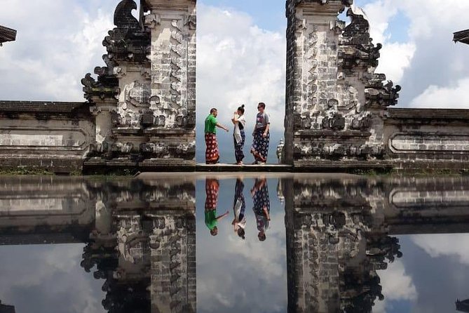 Bali : Instagrams Tour Lempuyang Temple, Tirta Gangga- Tukad Cepung , Tibumana Waterfall - Tirta Gangga’s Water Palace