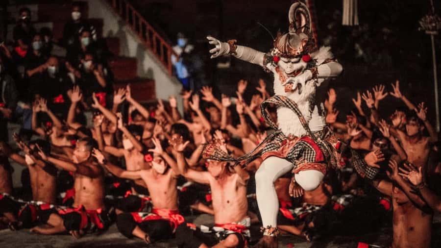 Bali: Kecak Fire Dance Entry Ticket and Uluwatu Temple - Who will enjoy this evening most?