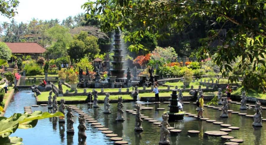 Bali: Lempuyang Temple, Tirta Gangga, and Taman Ujung Tour - Tirta Gangga is the easiest place to slow down