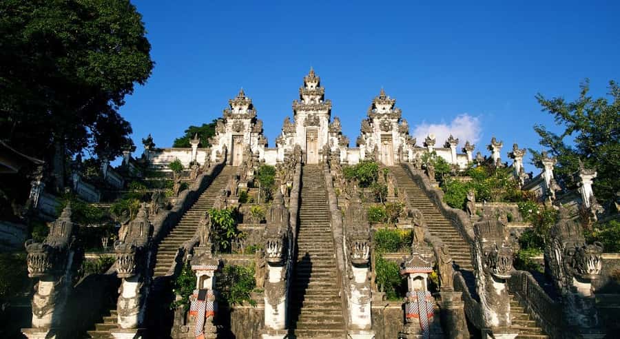 Bali: Lempuyang Temple, Tirta Gangga, and Taman Ujung Tour - What the $43 price covers