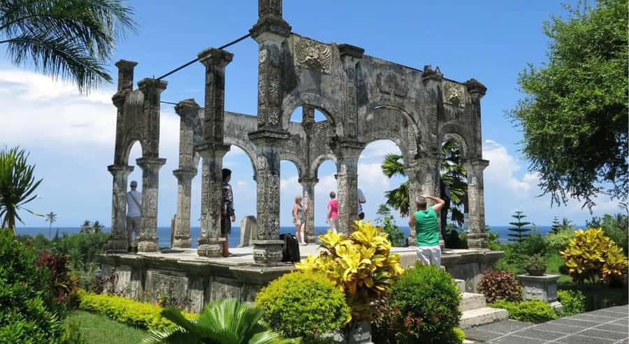 Bali: Lempuyang Temple, Tirta Gangga, and Taman Ujung Tour - Lempuyang Temple and the Gate of Heaven