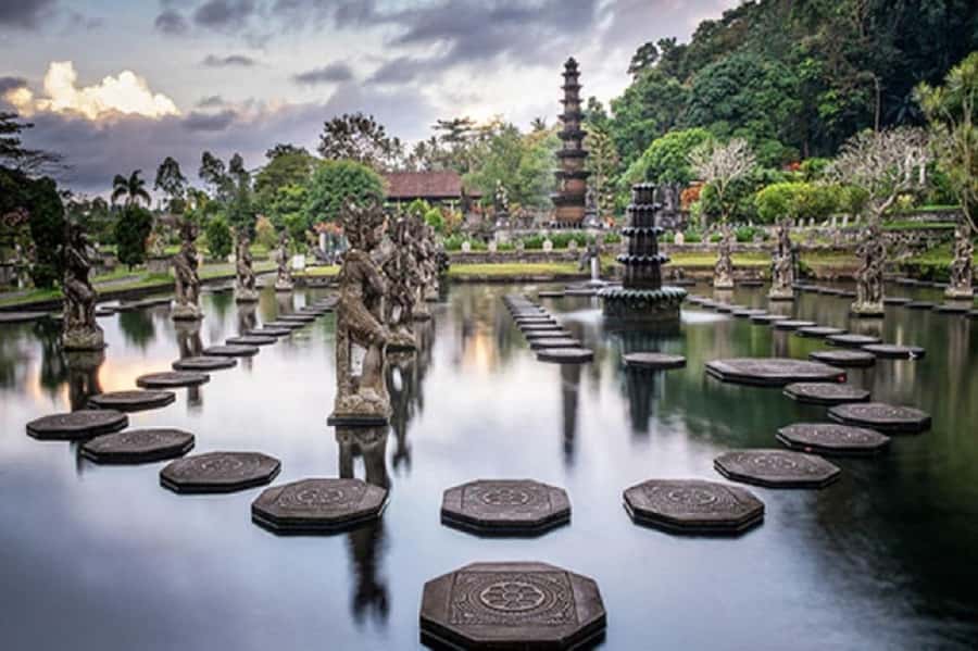 Bali: Lempuyang Temple, Tirta Gangga, Taman Ujung & Beach - Taman Ujung and the Karangasem royal legacy