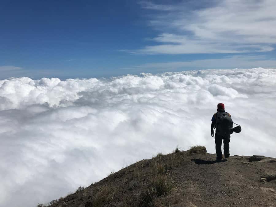 Bali: Mount Agung Sunrise Trekking Tour via Besakih Temple - Sunrise at 3,032 meters