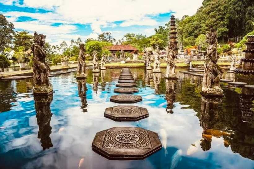 Bali: Private Tour to Lempuyang Temple, Tirta Gangga, and … - Taman Ujung adds a second royal setting