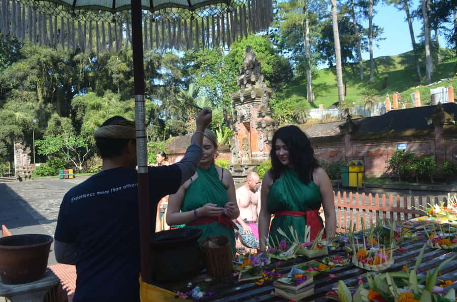 Bali: Purification at Tirta Empul Temple - Entering Tirta Empul Temple