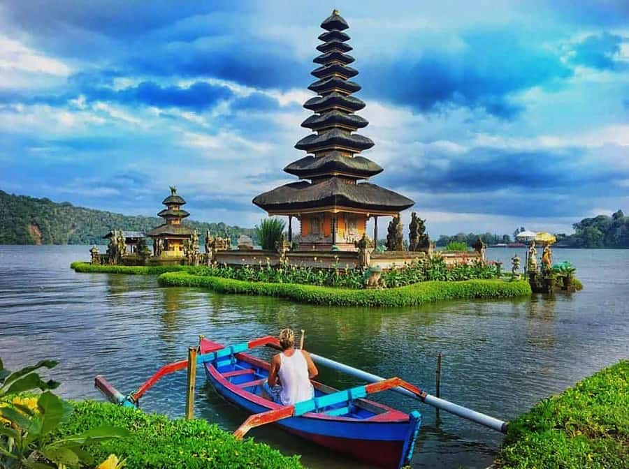 Bali: Royal Temple, Bedugul, and Tanah Lot Private Tour - Coffee, herbal tea, and the Baturiti swing