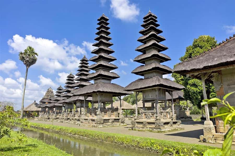 Bali: Sacred Temples and Sunset Private Tour - Tanah Lot at sunset: a dramatic but crowded finale