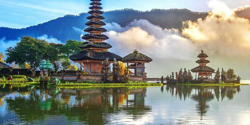 Bali: Secret Garden, Ulun Danu Temple and Waterfall Tour - The early road to Ulun Danu Beratan